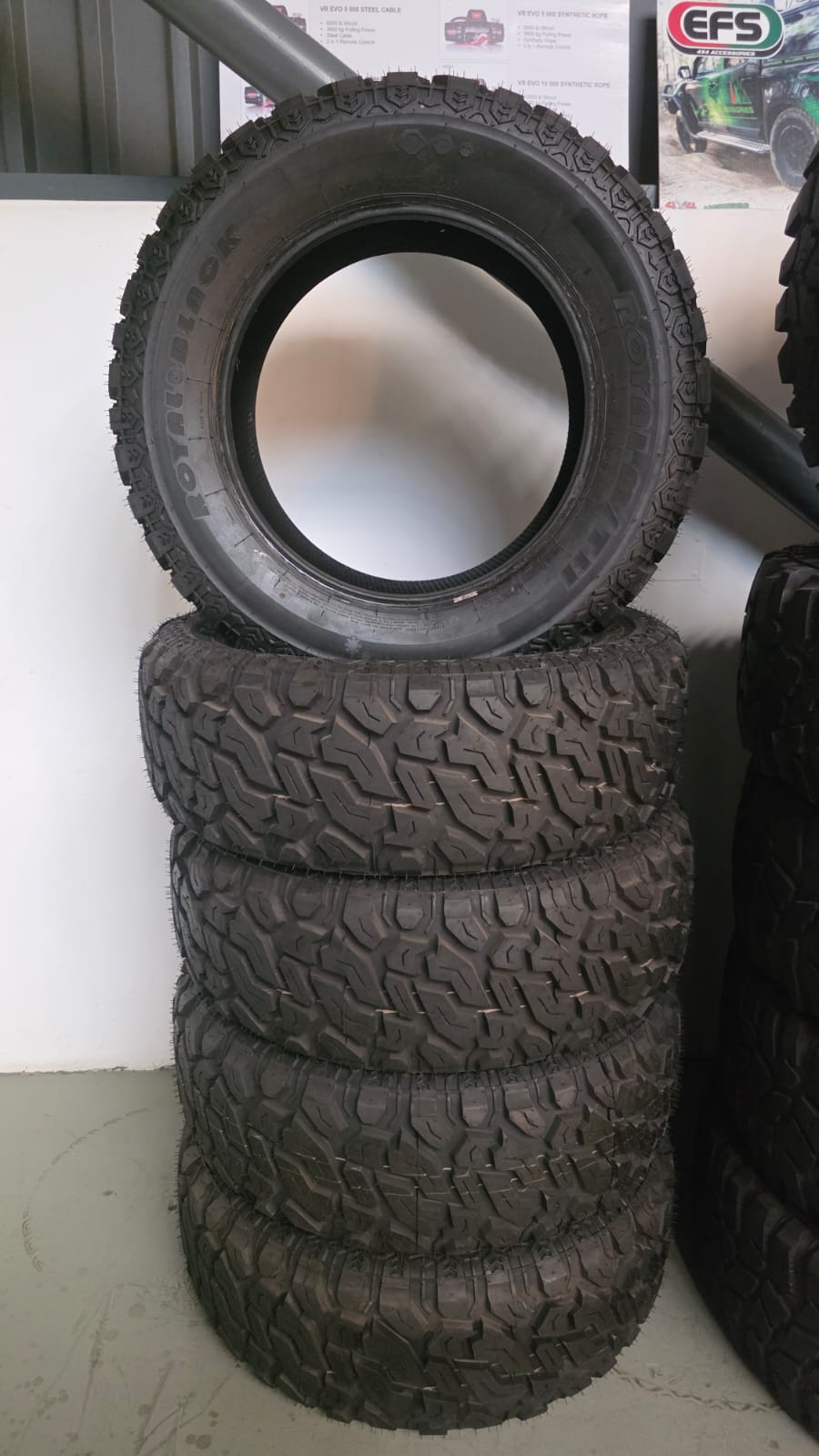 Royal Black M/T – 35×12.5R20 – Brand New