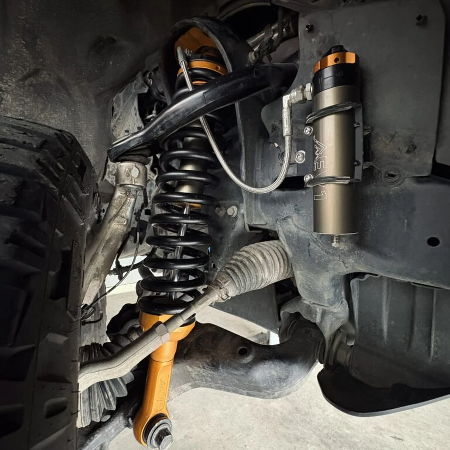 Toyota Prado 250 EV1 Adjustable Comfort Suspension Kit – ADJ Pack 1 (No Coils) 2
